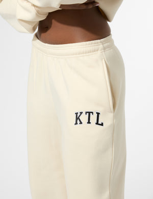 Kaiia KTL Logo Cuffed Joggers Buttercream